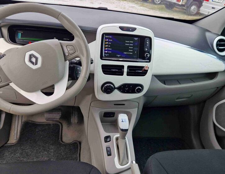Renault ZOE 9