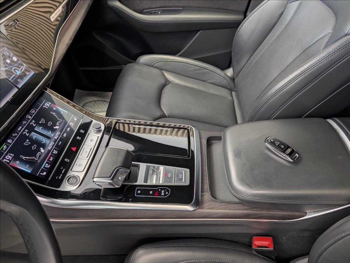 Audi Q8 Hatchback 3,0 l 250 kw