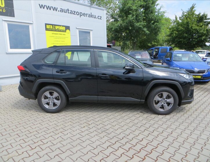 Toyota RAV4 SUV / Terénní 2,5 l 131 kw