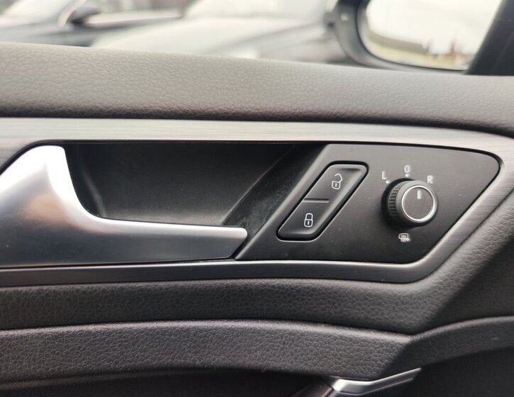 Volkswagen Golf Kombi 999,0 85 kw