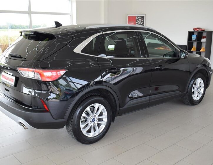 Ford Kuga SUV / Terénní 1,5 l 110 kw