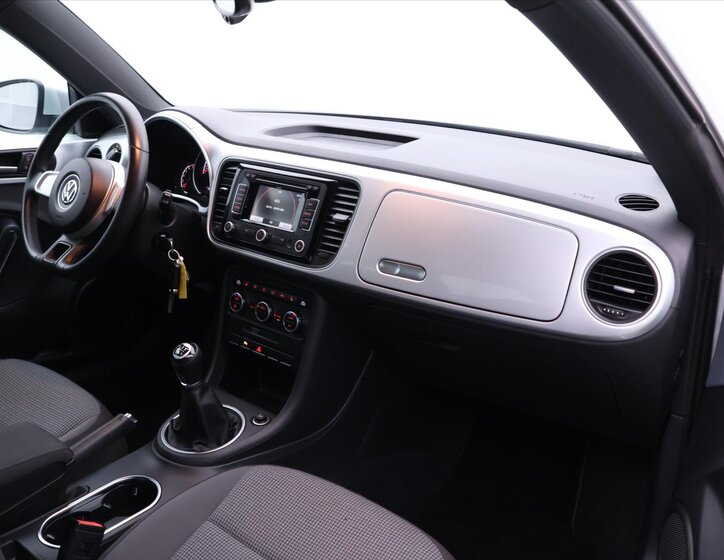 Volkswagen Beetle Hatchback 1,2 l 77 kw