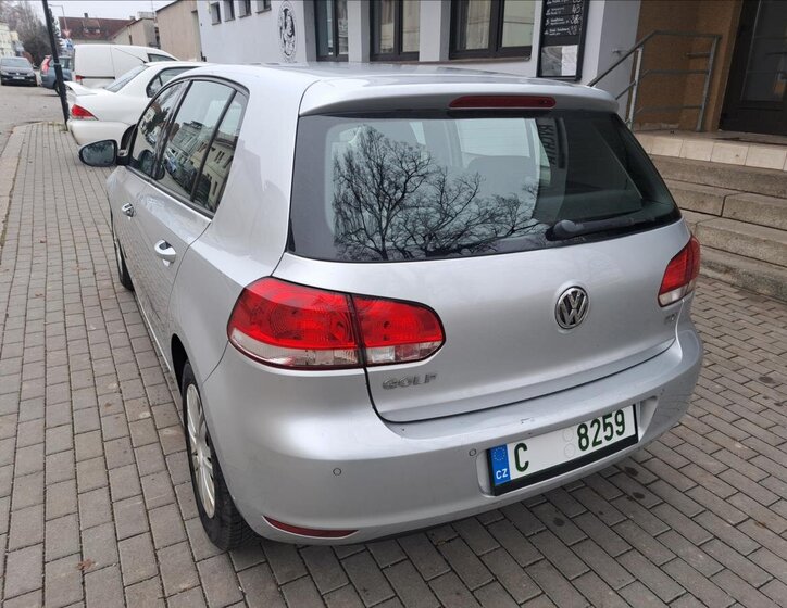 Volkswagen Golf 9