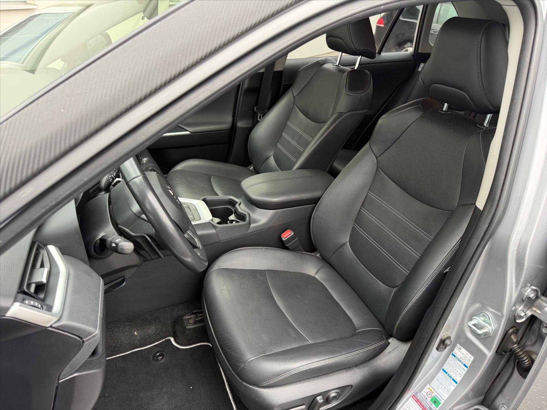 Toyota RAV4 SUV 2,5 l 131 kw