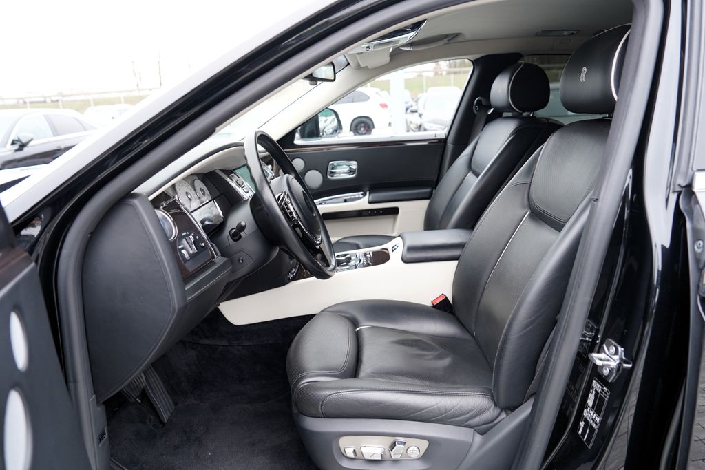 Rolls-Royce Ghost Sedan 6,6 l 420 kw