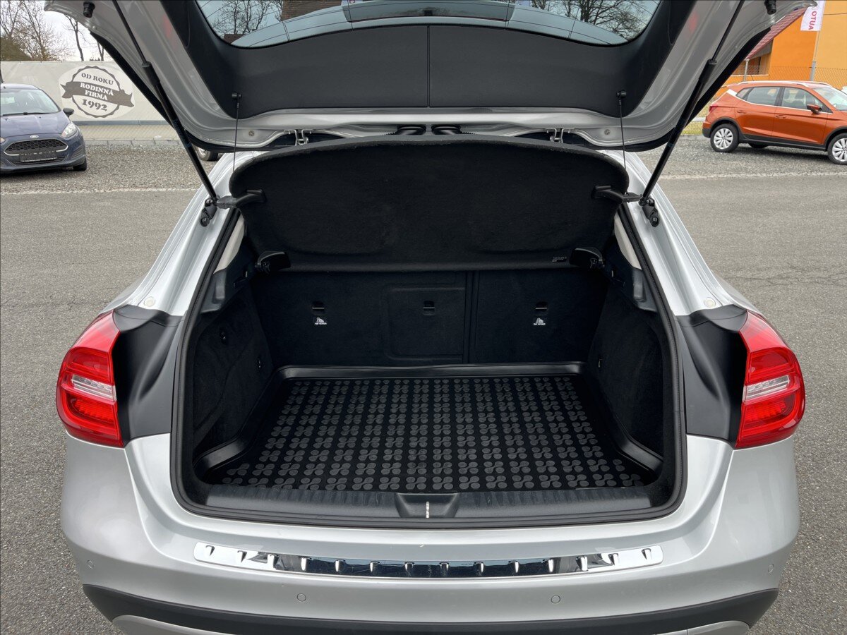 Mercedes-Benz GLA Hatchback 1,6 l 115 kw