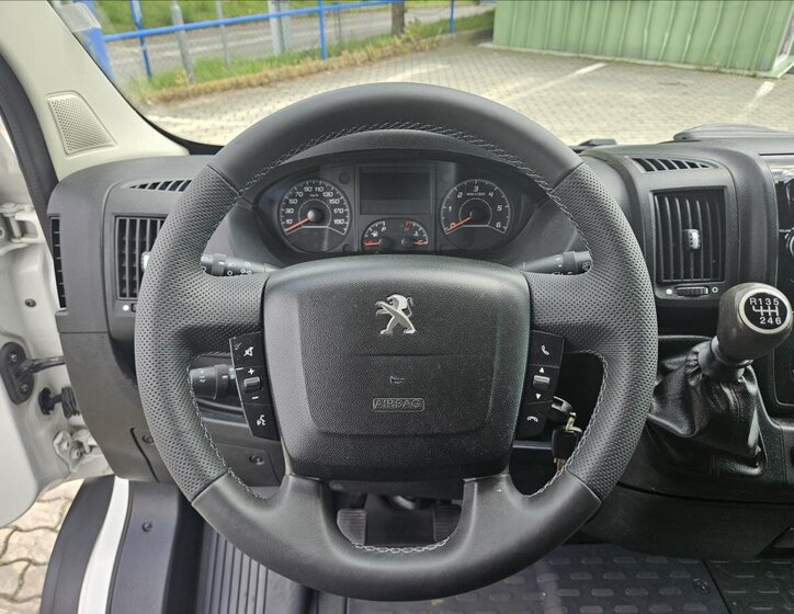 Peugeot Boxer 11