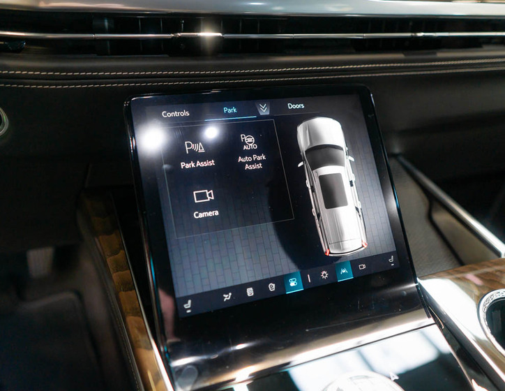 Cadillac Escalade 34