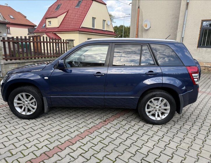 Suzuki Grand Vitara SUV 2,0 l 103 kw
