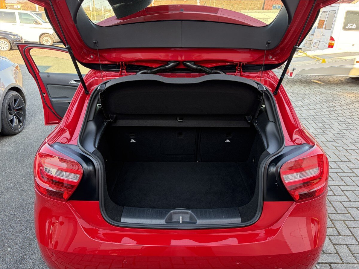 Mercedes-Benz Třídy A Hatchback 1,6 l 90 kw