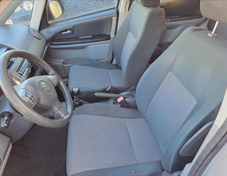 Suzuki SX4 11