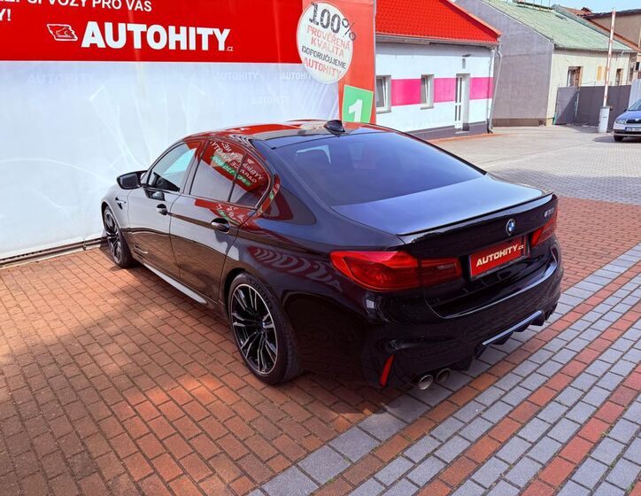 BMW M5 9