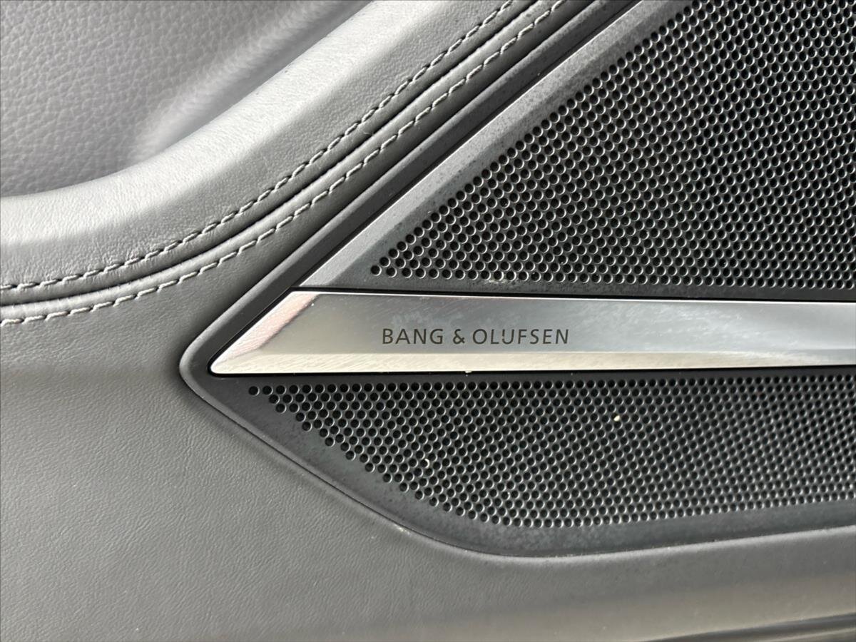 Audi S8 Sedan / Limuzína 4,0 l 420 kw