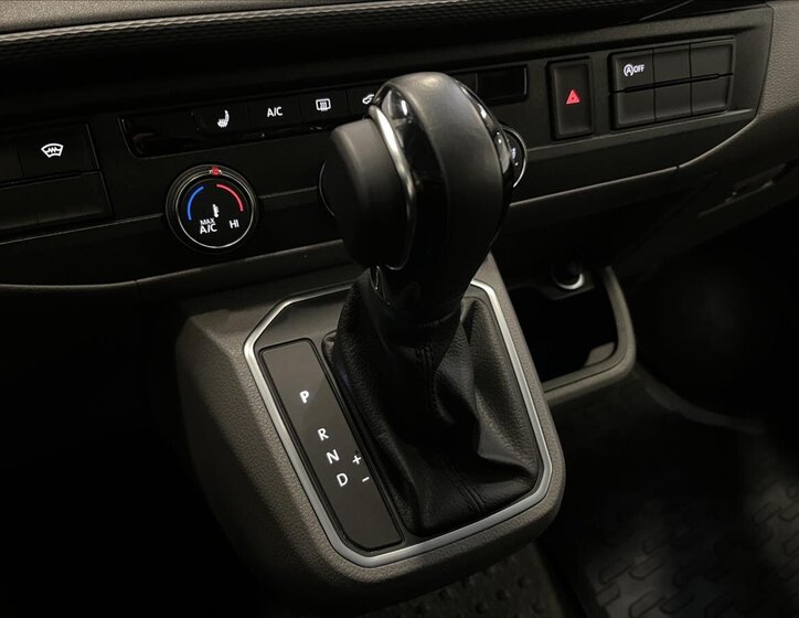 Volkswagen Transporter 13