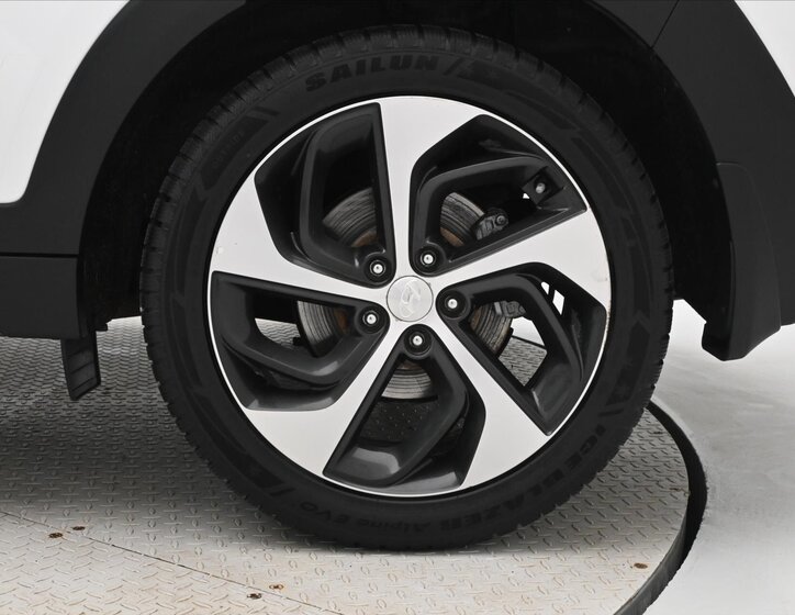 Hyundai Tucson SUV 2,0 l 100 kw