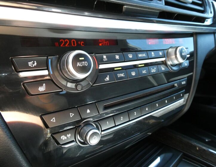 BMW X5 SUV / Terénní 3,0 l 280 kw