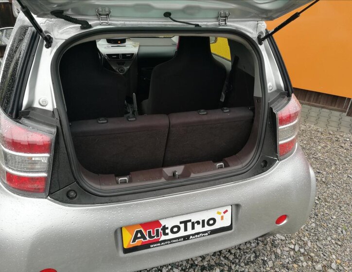 Toyota iQ Kupé 998,0 50 kw