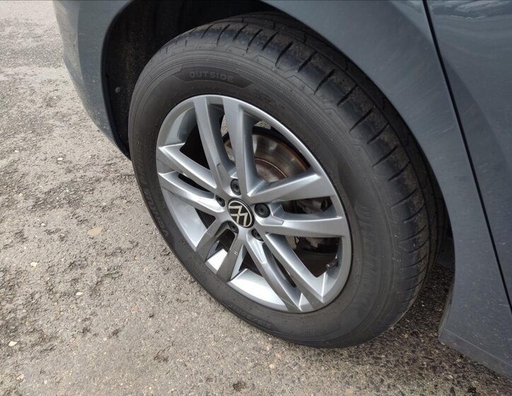 Volkswagen Touran MPV 1,5 l 110 kw