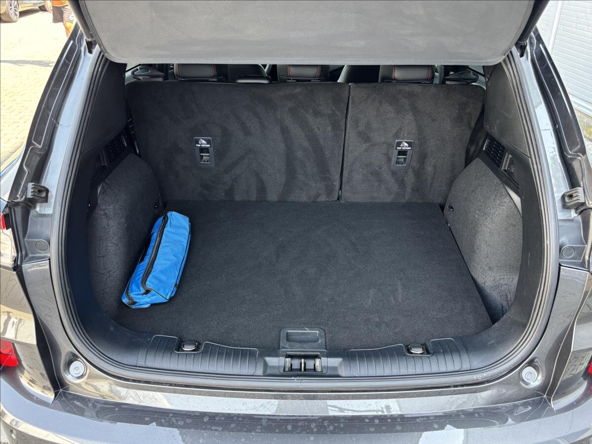 Ford Kuga SUV / Terénní 2,0 l 88 kw