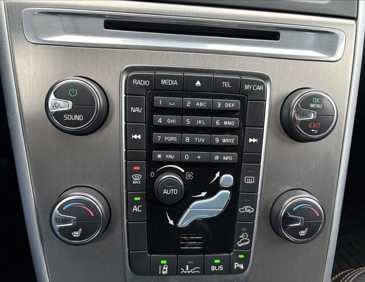 Volvo XC60 SUV 2,4 l 120 kw