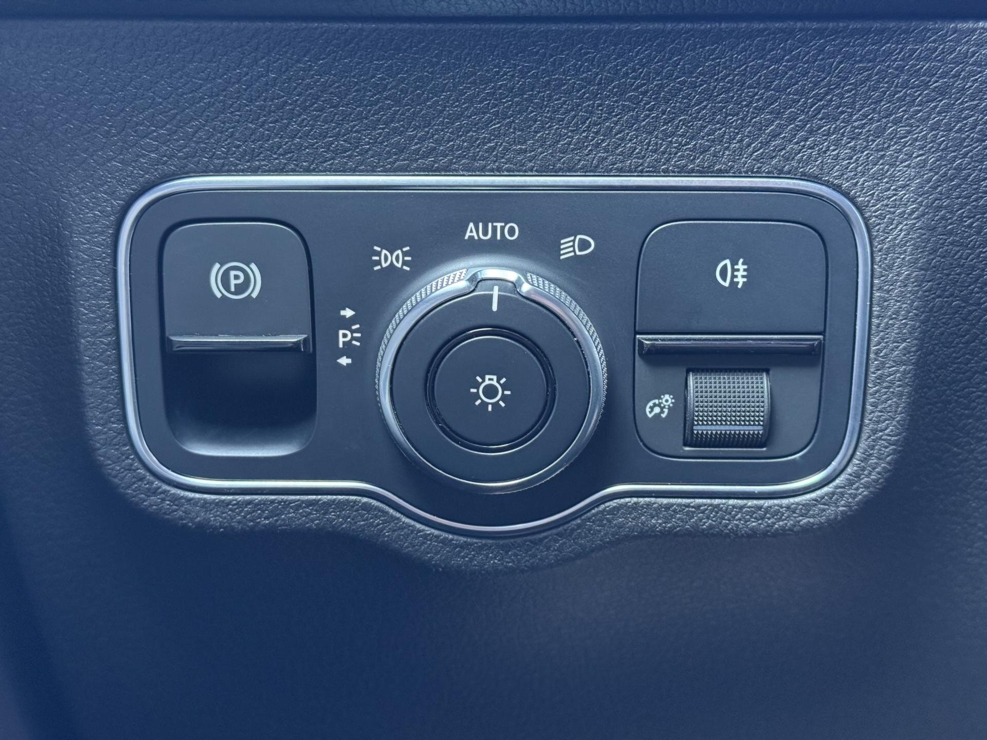 Mercedes-Benz GLB SUV / Terénní 2,0 l 110 kw