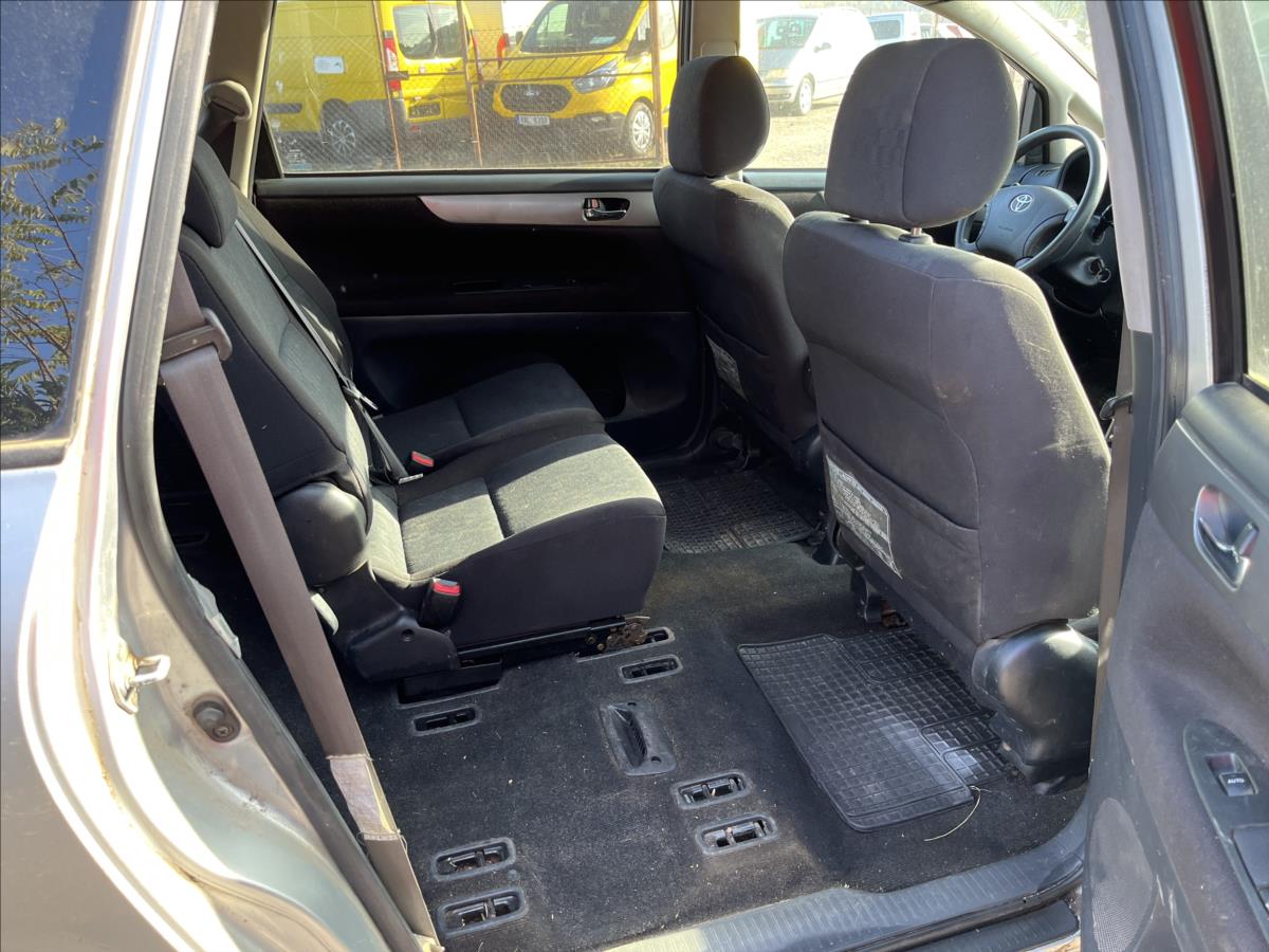 Toyota Avensis Verso