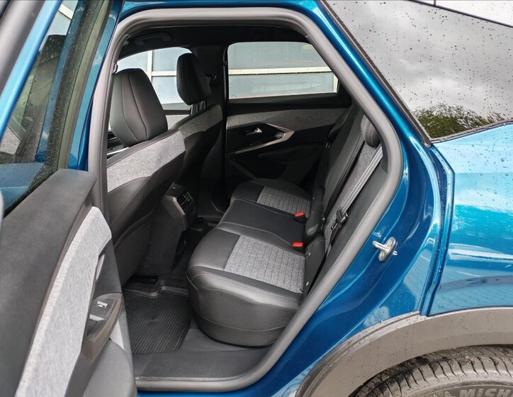 Peugeot 3008 SUV / Terénní 1,2 l 107 kw