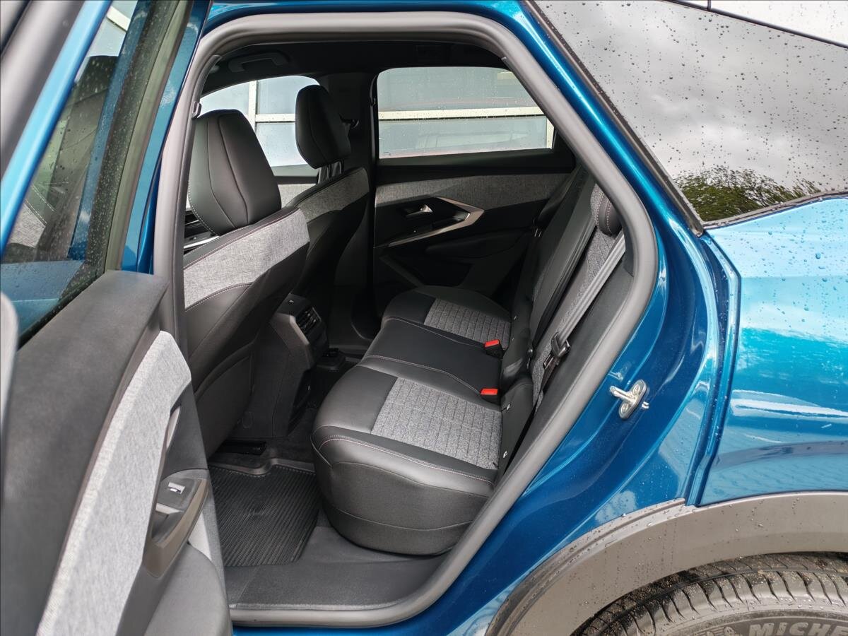 Peugeot 3008 SUV / Terénní 1,2 l 107 kw