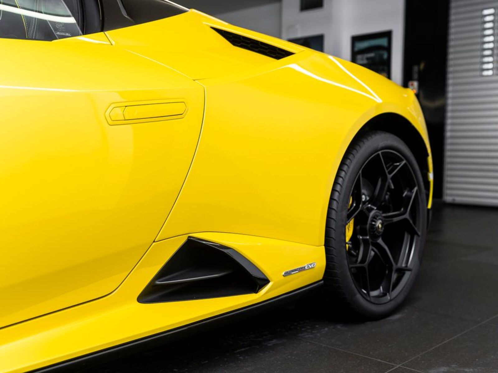 Lamborghini Huracán 12