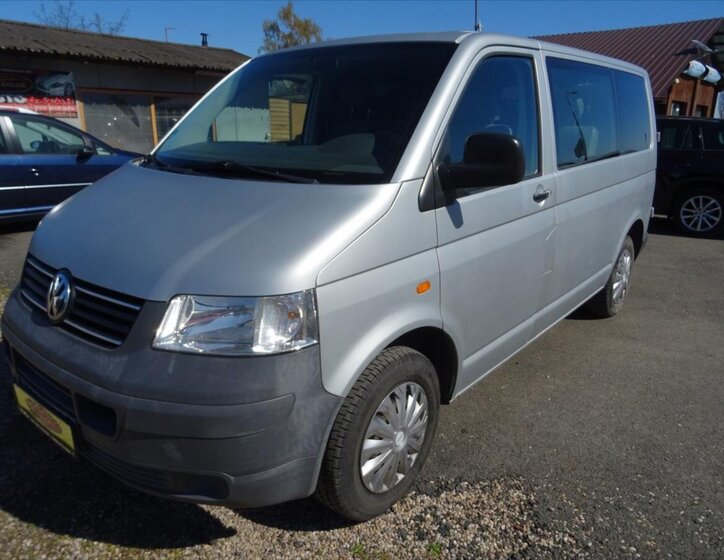 Volkswagen Caravelle MPV 2,5 l 96 kw