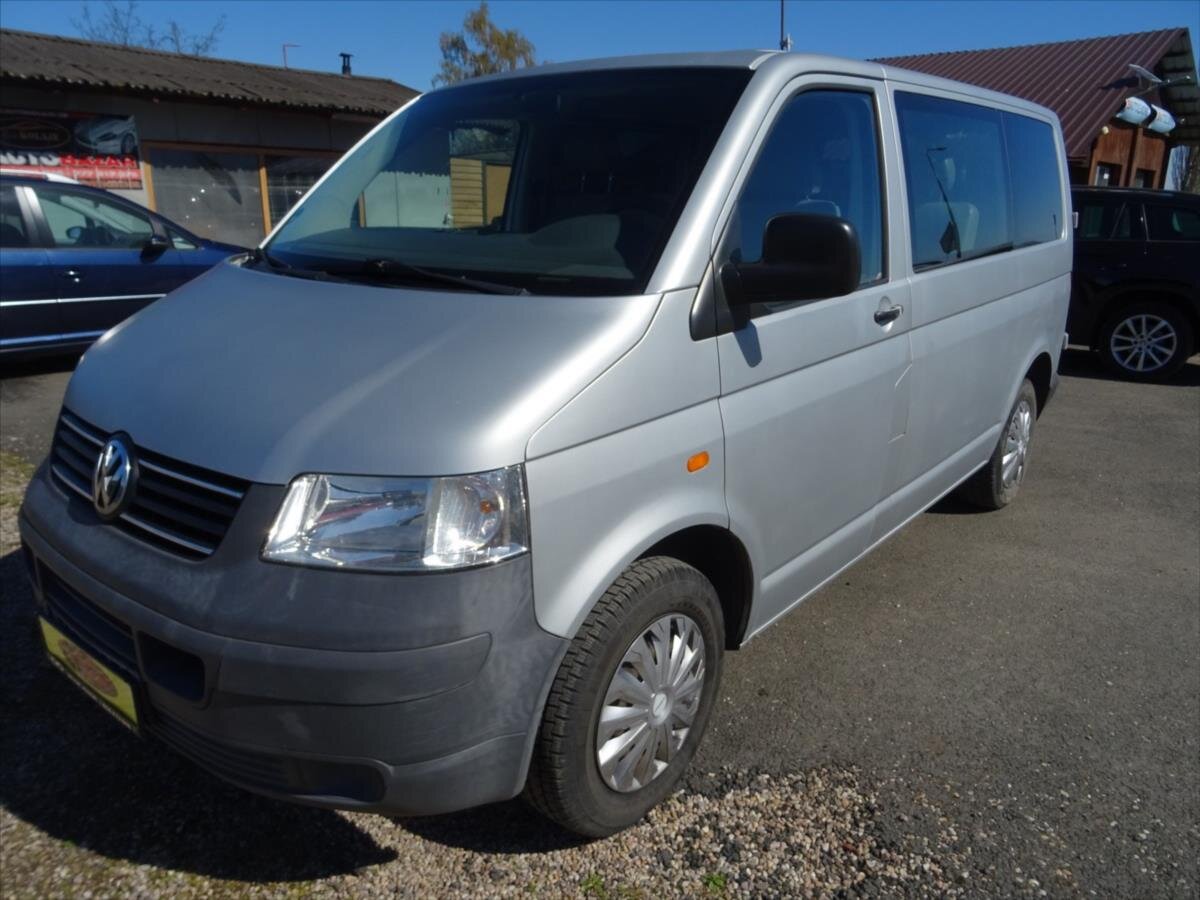 Volkswagen Caravelle MPV 2,5 l 96 kw