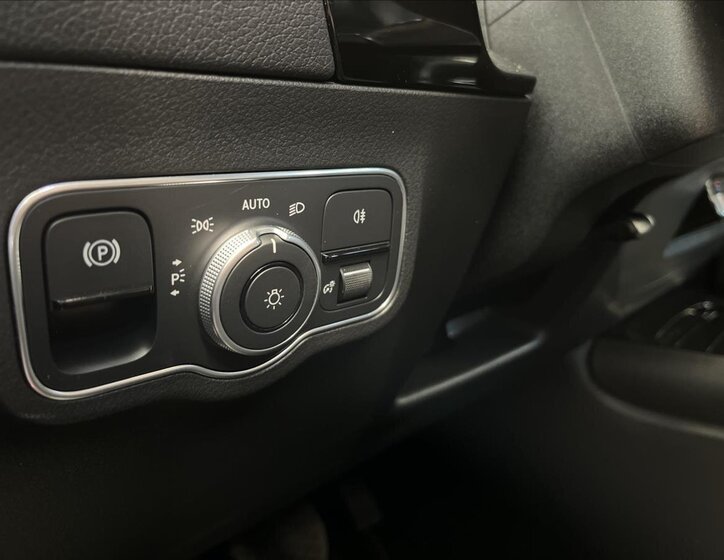 Mercedes-Benz Třídy B Hatchback 1,3 l 120 kw