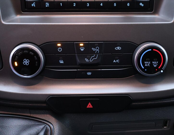 Ford Transit Custom Skříň 2,0 l 77 kw