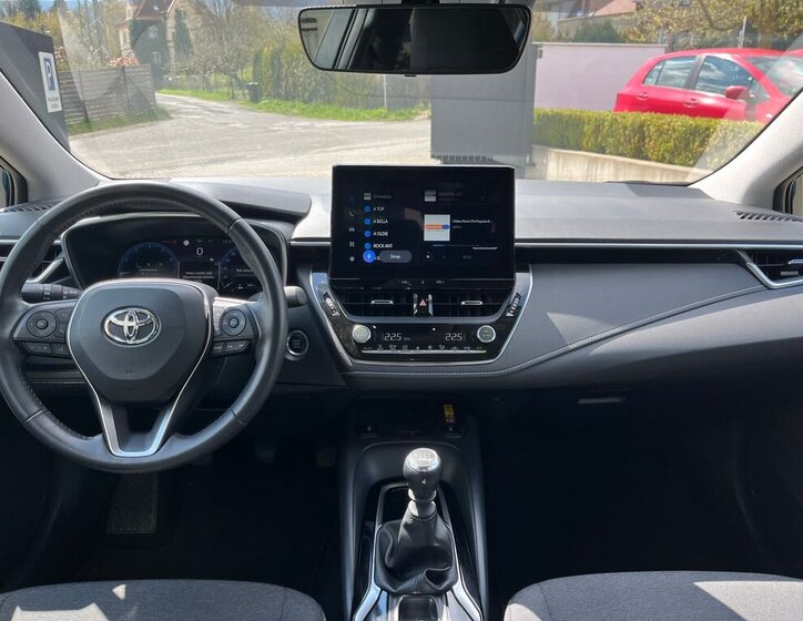 Toyota Corolla Sedan / Limuzína 1,5 l 92 kw