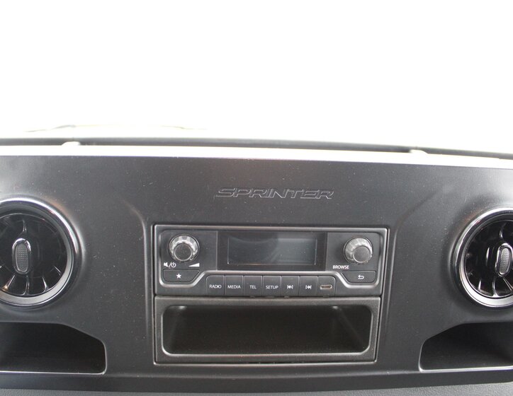 Mercedes-Benz Sprinter 11