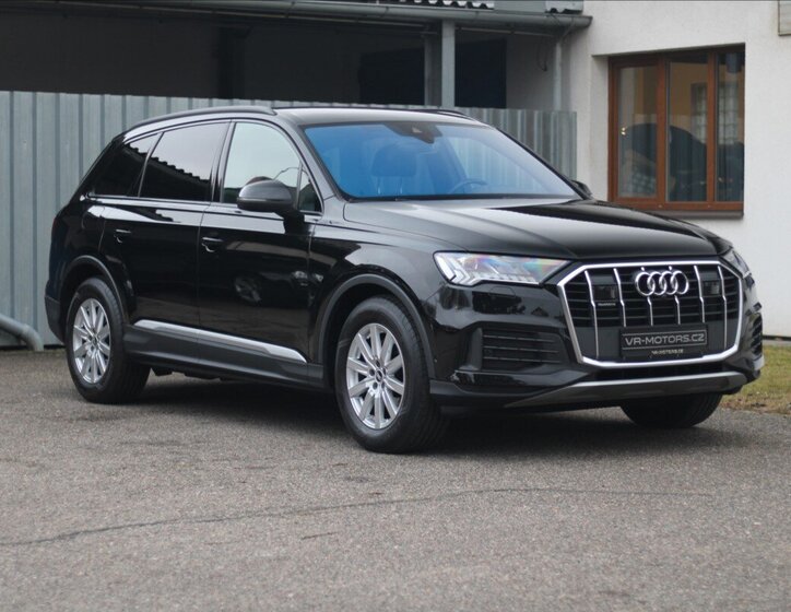 Audi Q7 1