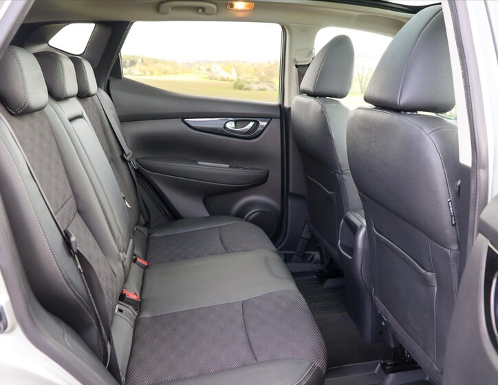 Nissan Qashqai SUV / Terénní 1,2 l 85 kw