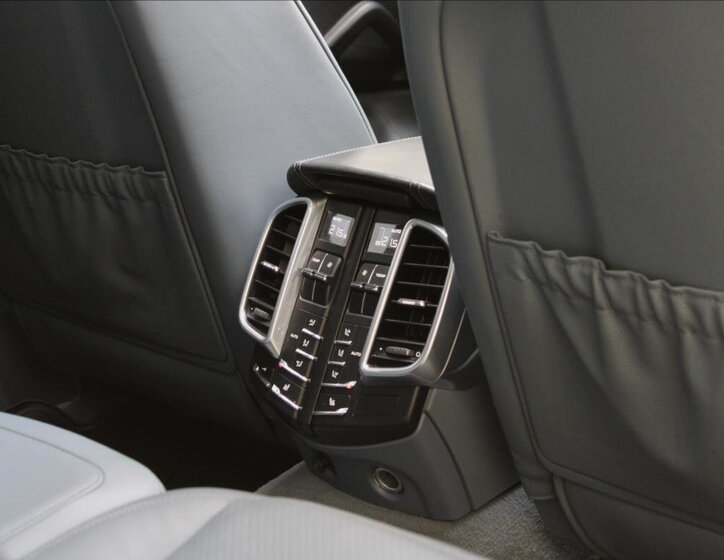 Porsche Cayenne SUV / Terénní 4,8 l 294 kw