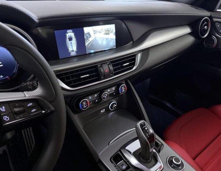 Alfa Romeo Stelvio SUV / Terénní 2,0 l 206 kw