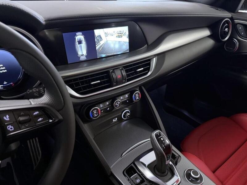 Alfa Romeo Stelvio SUV / Terénní 2,0 l 206 kw