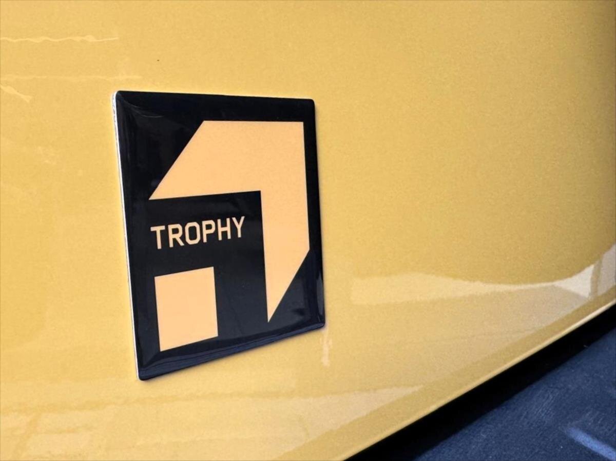 Land Rover Defender SUV 3,0 l 257 kw