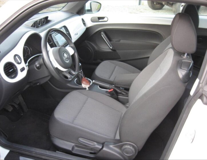 Volkswagen Beetle Hatchback 1,2 l 77 kw