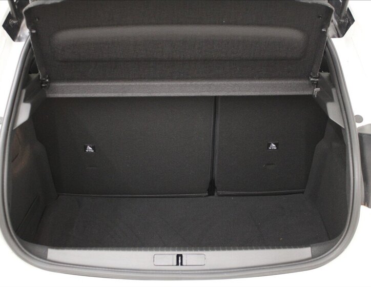 Peugeot 208 Hatchback 1,2 l 74 kw