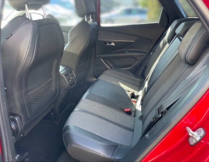 Peugeot 3008 SUV / Terénní 1,5 l 96 kw