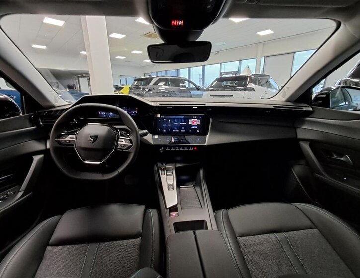 Peugeot 308 Kombi 1,2 l 100 kw