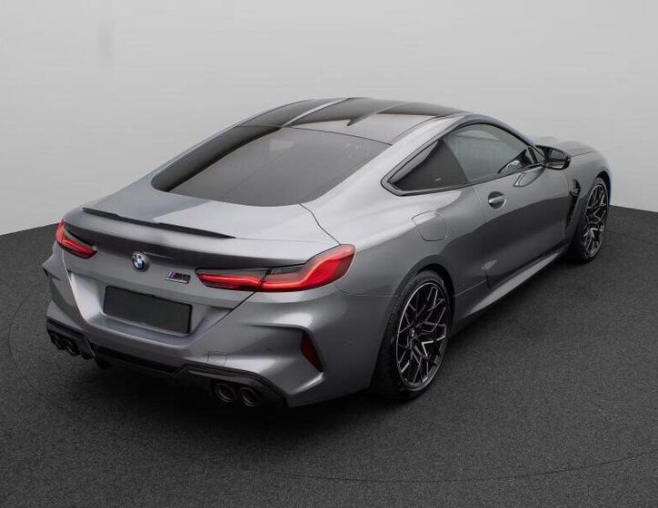 BMW M8 Kupé 4,4 l 460 kw