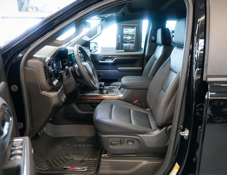 Chevrolet Silverado 12