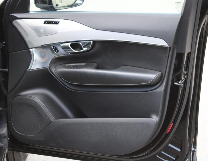 Volvo XC90 SUV / Terénní 2,0 l 165 kw