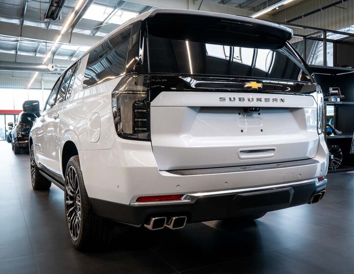 Chevrolet Suburban SUV 6,2 l 313 kw