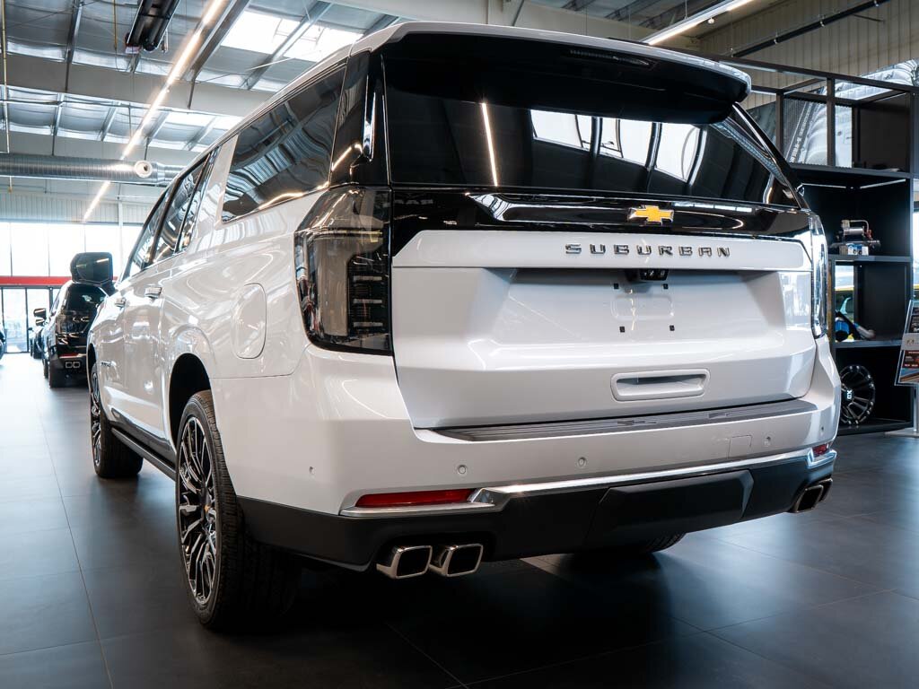 Chevrolet Suburban SUV 6,2 l 313 kw